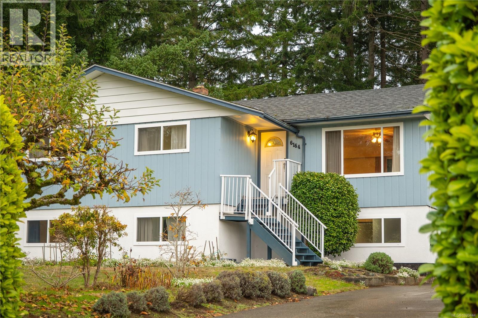 6164 Metral Dr, Nanaimo