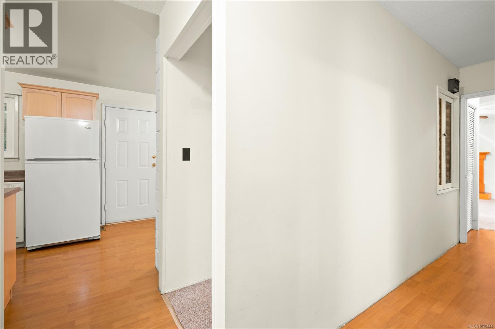 6164 Metral Dr, Nanaimo