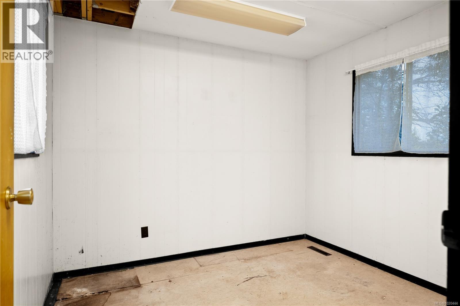 6164 Metral Dr, Nanaimo