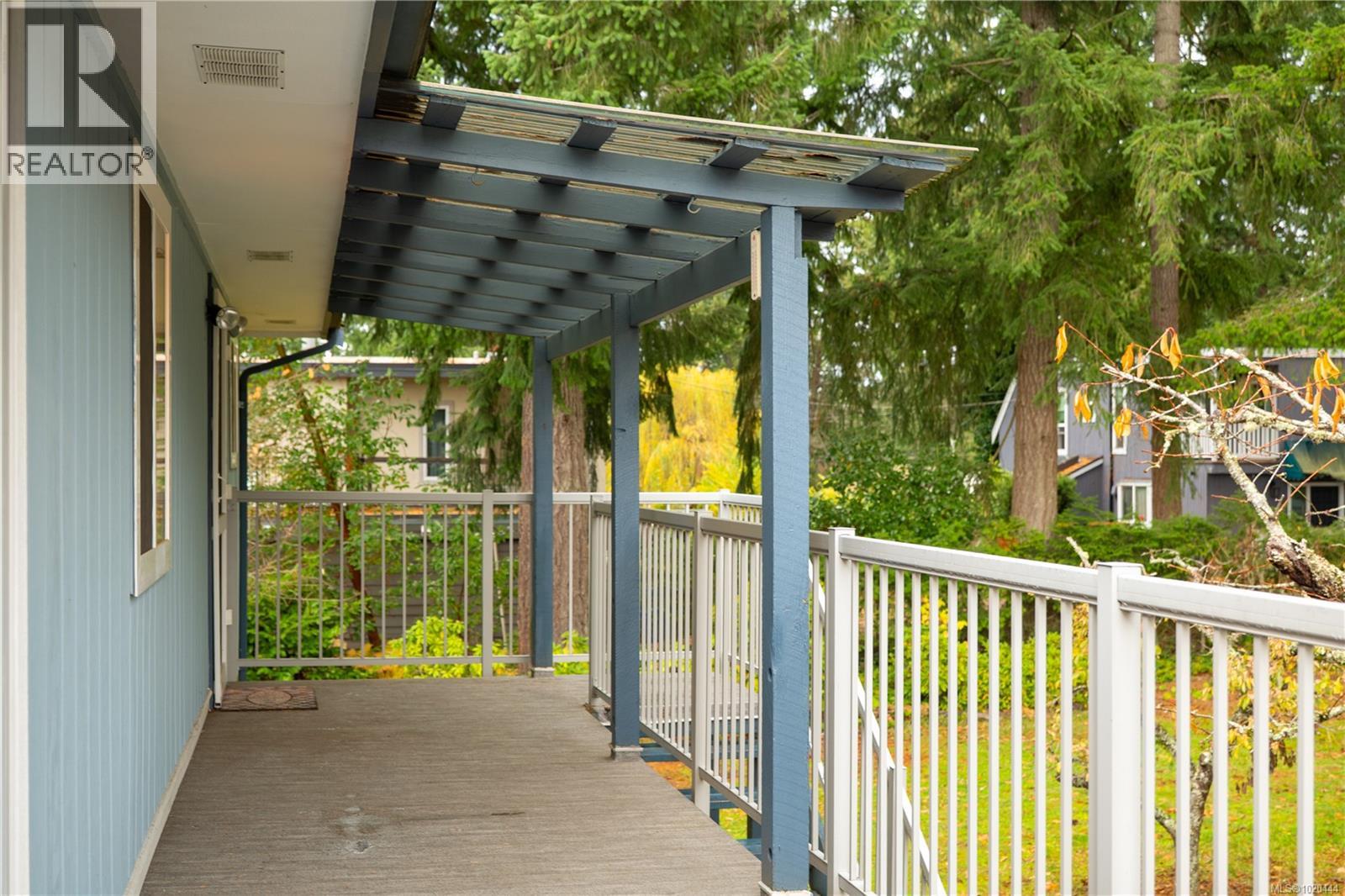 6164 Metral Dr, Nanaimo