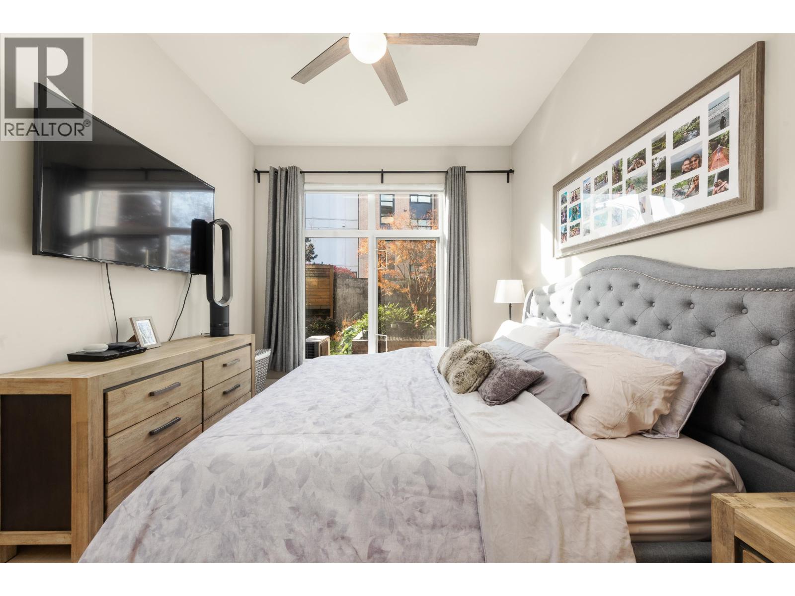 116 262 SALTER STREET, New Westminster