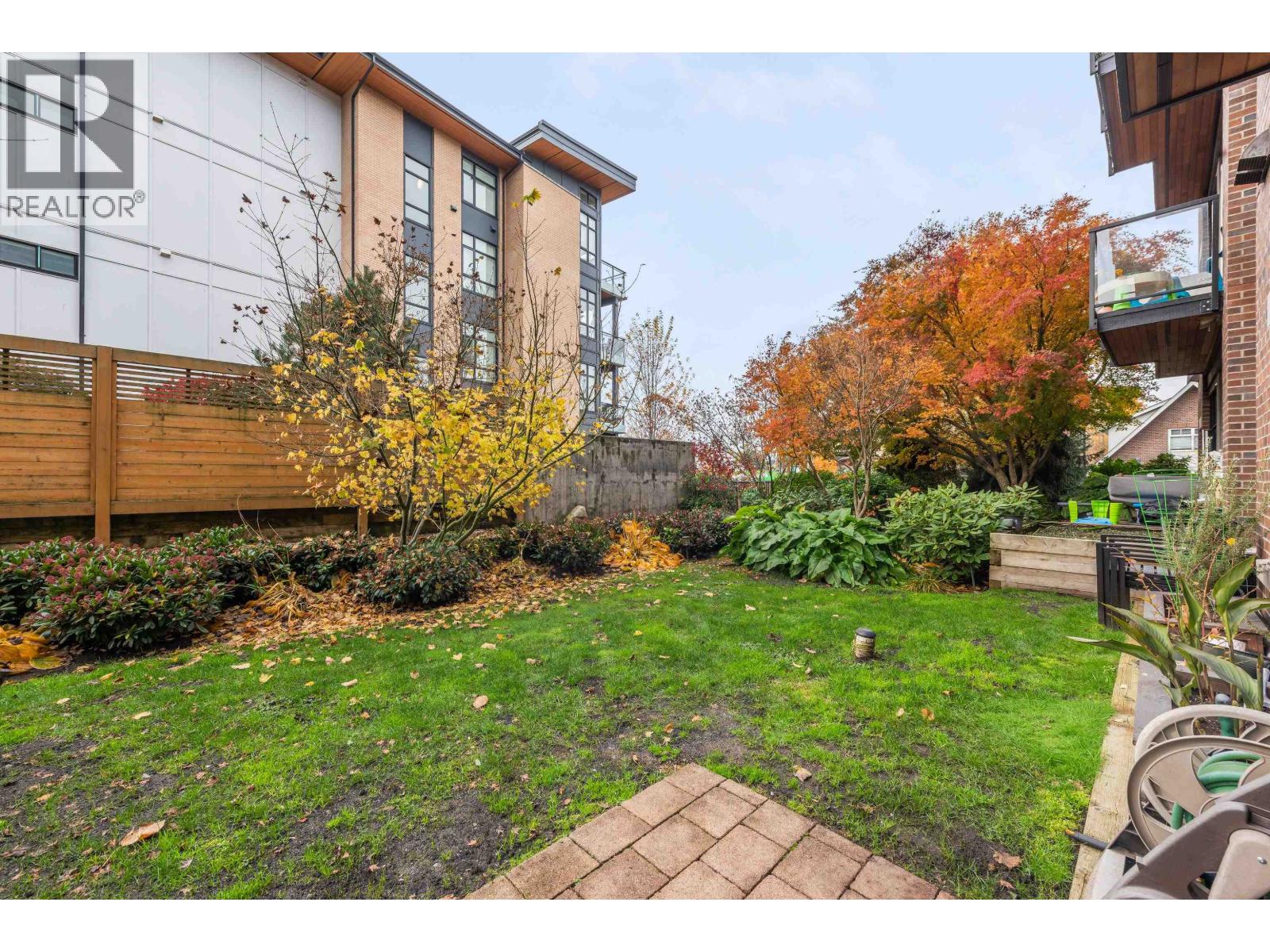 116 262 SALTER STREET, New Westminster