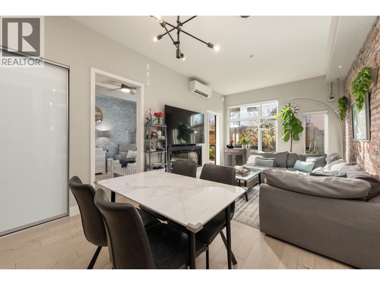 116 262 SALTER STREET, New Westminster