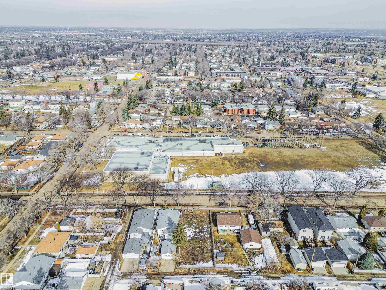 3639 114 AV NW, Edmonton