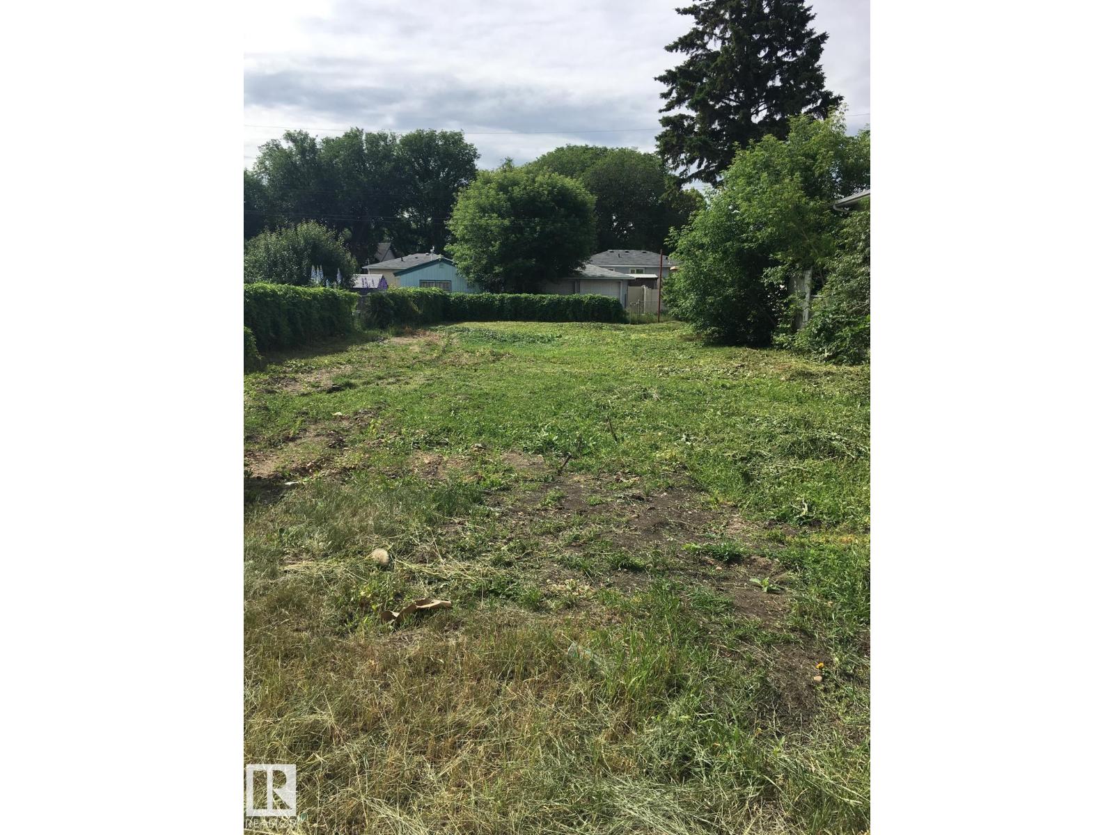 3639 114 AV NW, Edmonton