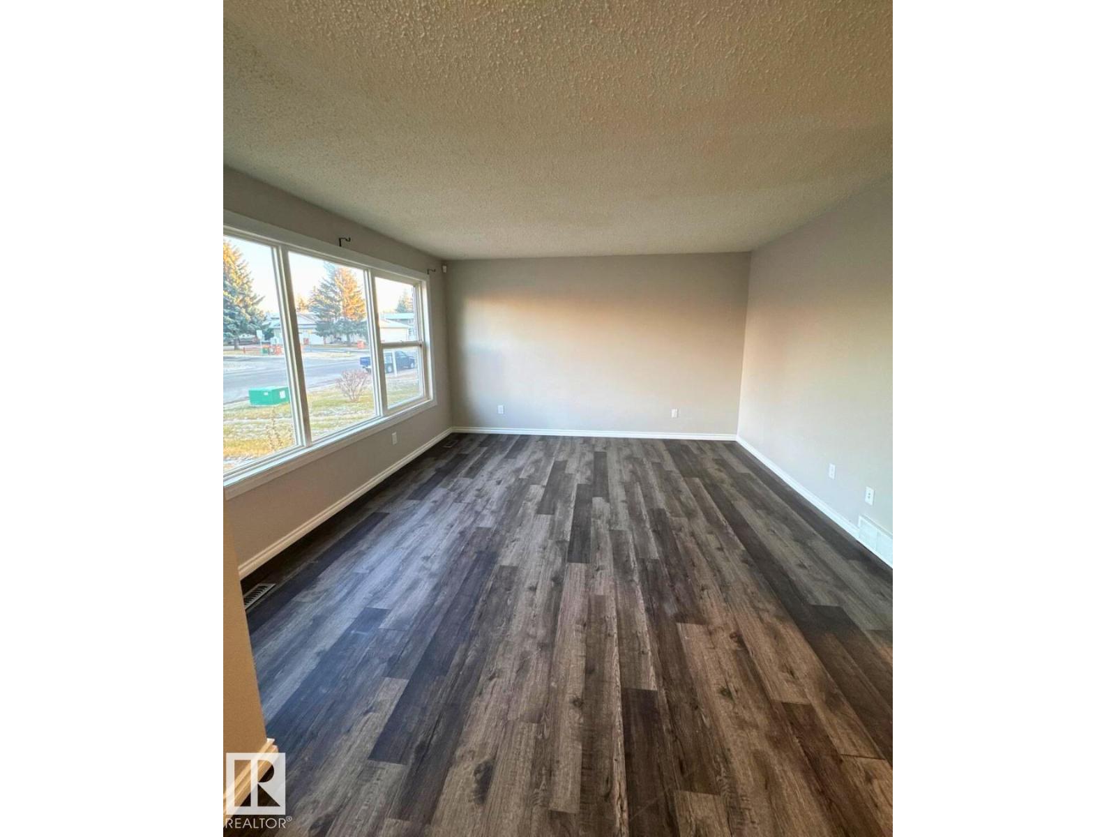 1504 62 ST NW, Edmonton