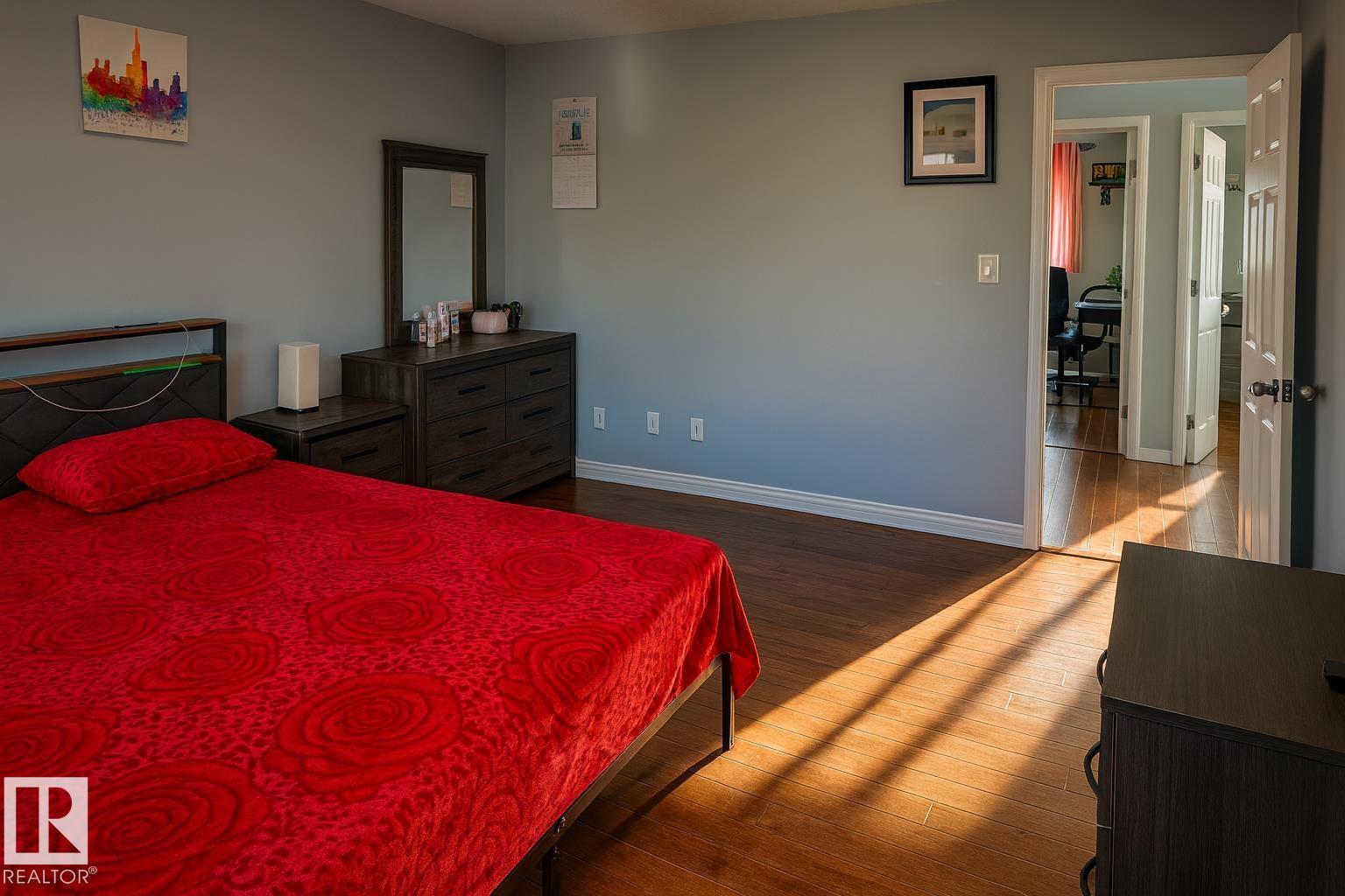 #4 4350 23 st ST NW NW, Edmonton