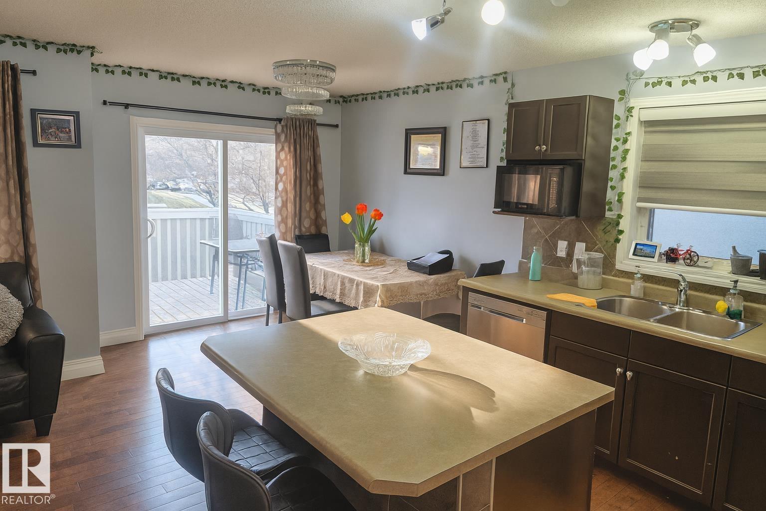 #4 4350 23 st ST NW NW, Edmonton