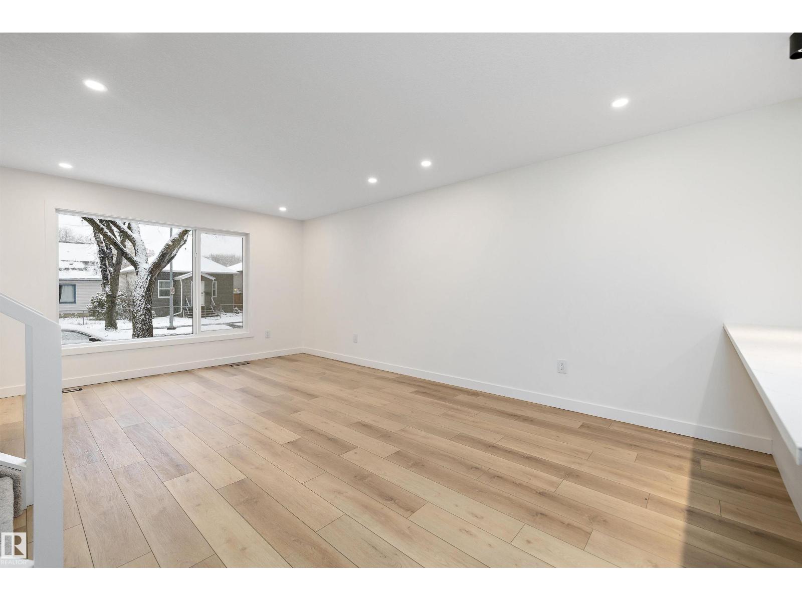 11338 89 ST NW, Edmonton