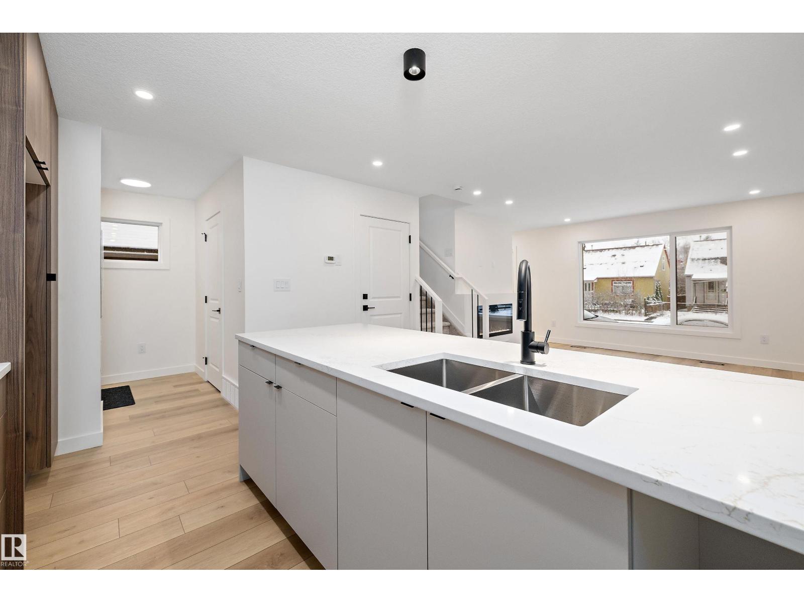 11338 89 ST NW, Edmonton