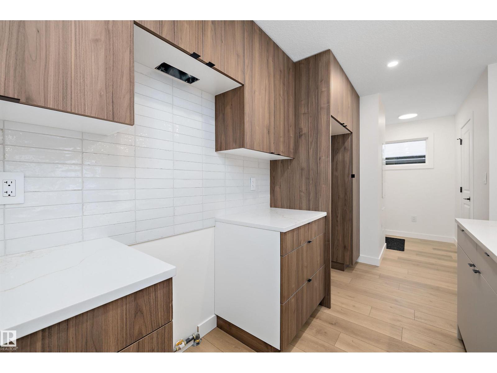 11338 89 ST NW, Edmonton