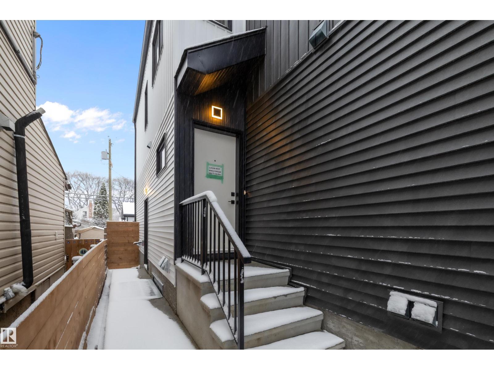 11338 89 ST NW, Edmonton