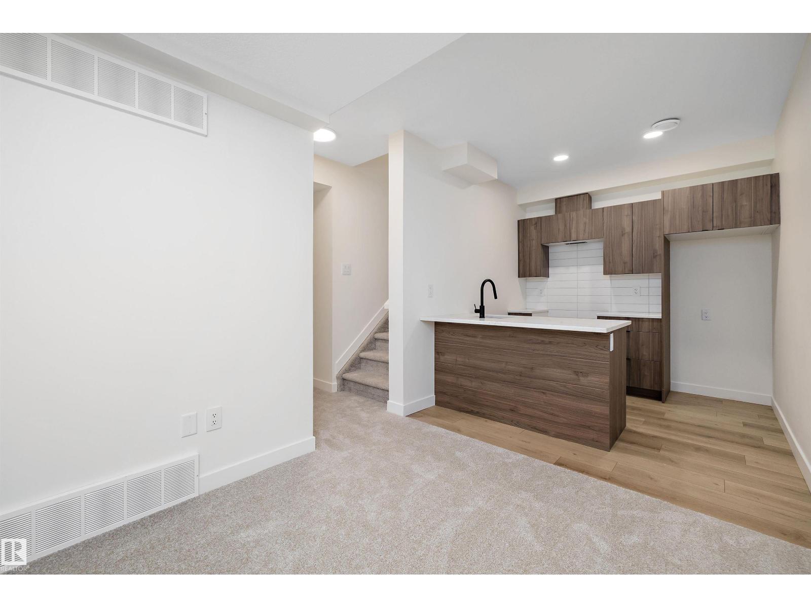 11338 89 ST NW, Edmonton