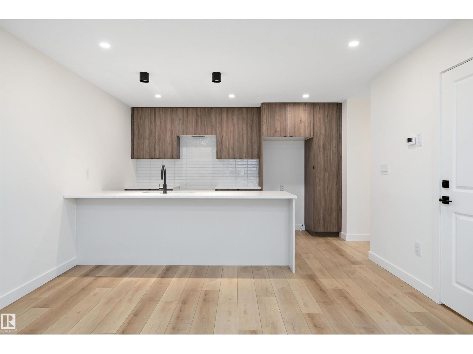 11605 90 ST NW - 12