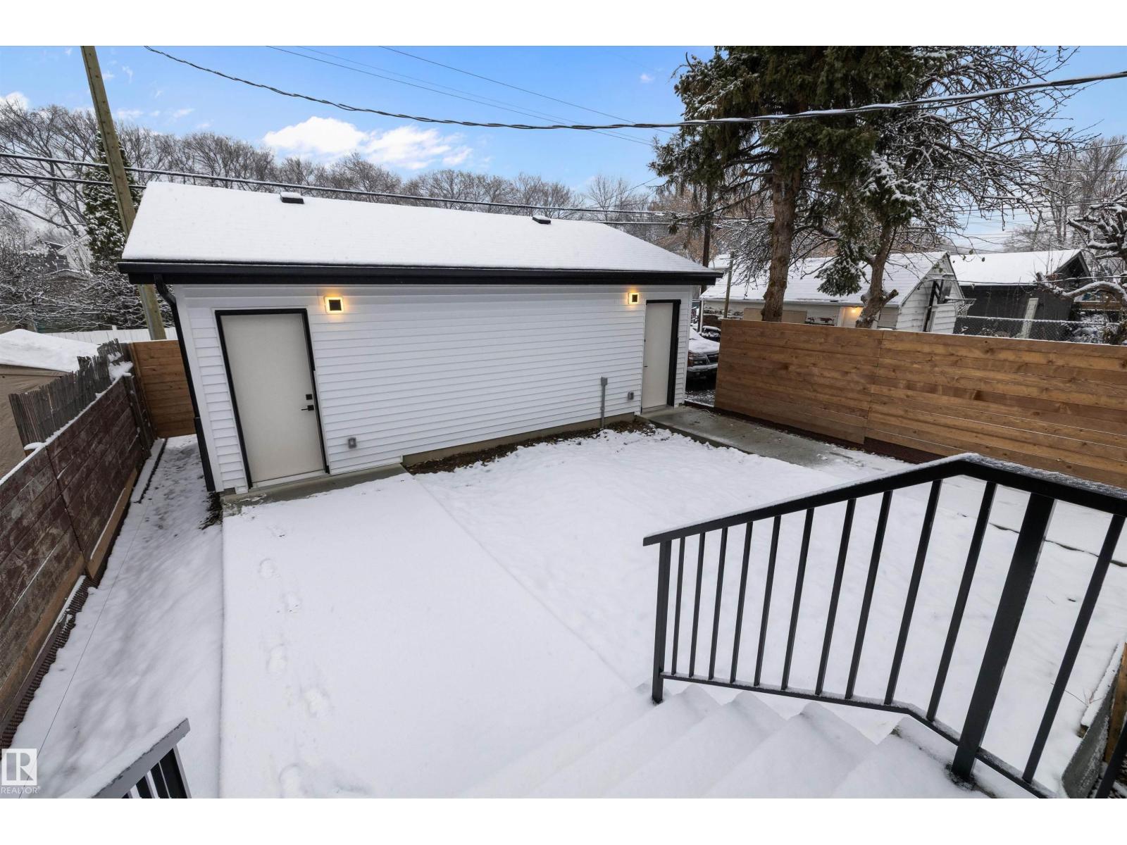 11605 90 ST NW - 52
