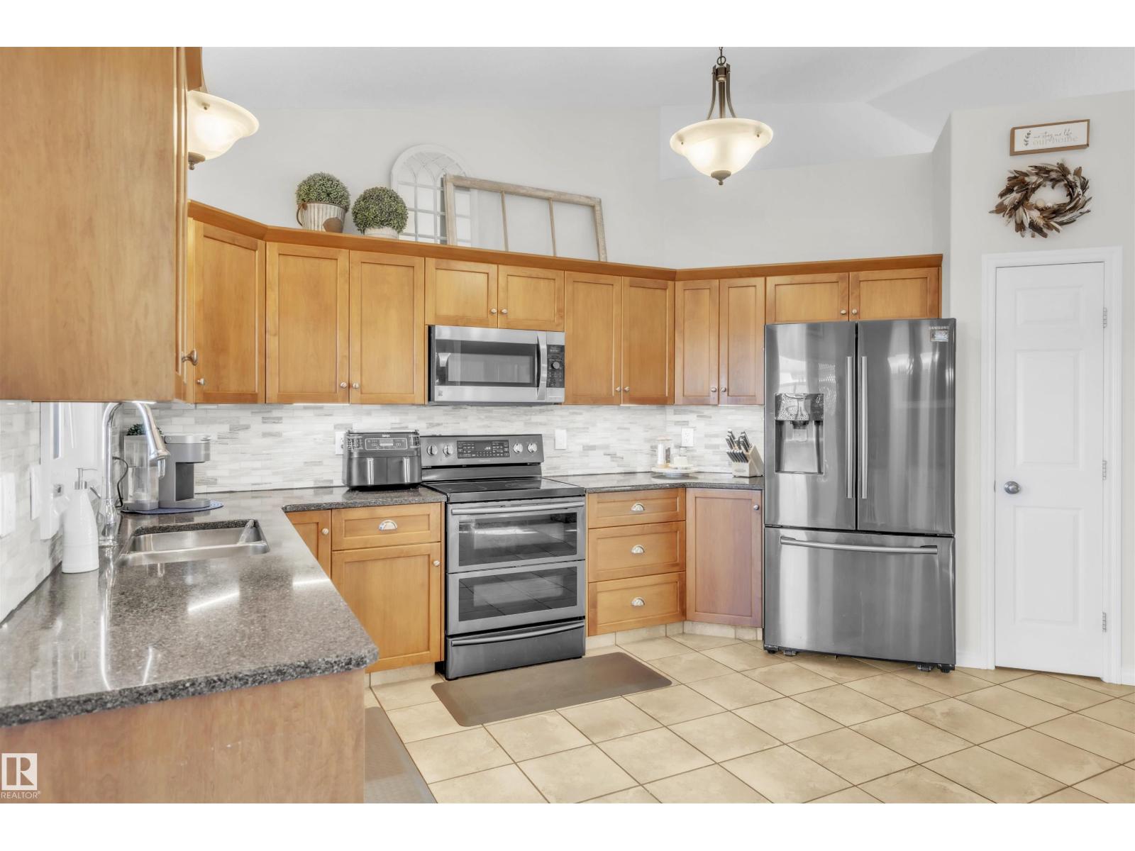 4916 59 AV - Photo 5 of 54, Cold Lake, Alberta