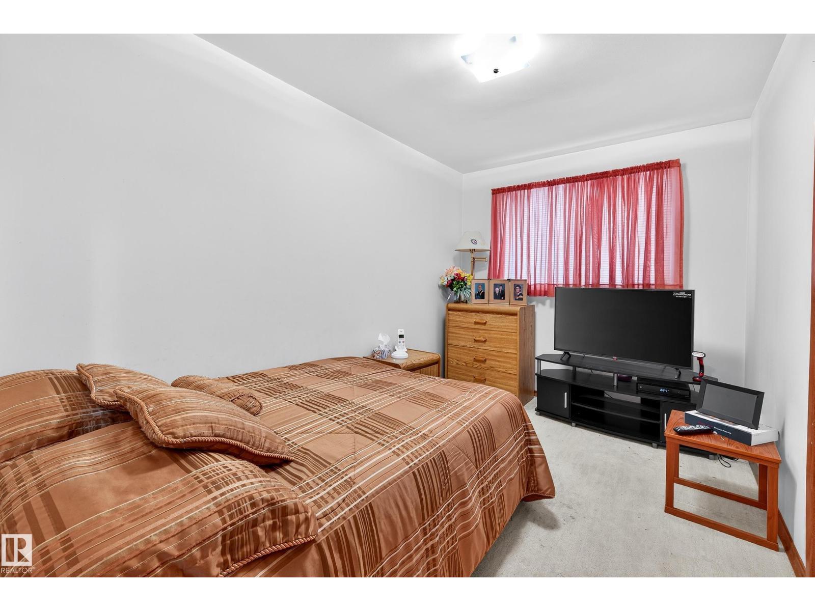 5607 97 AV NW, Edmonton