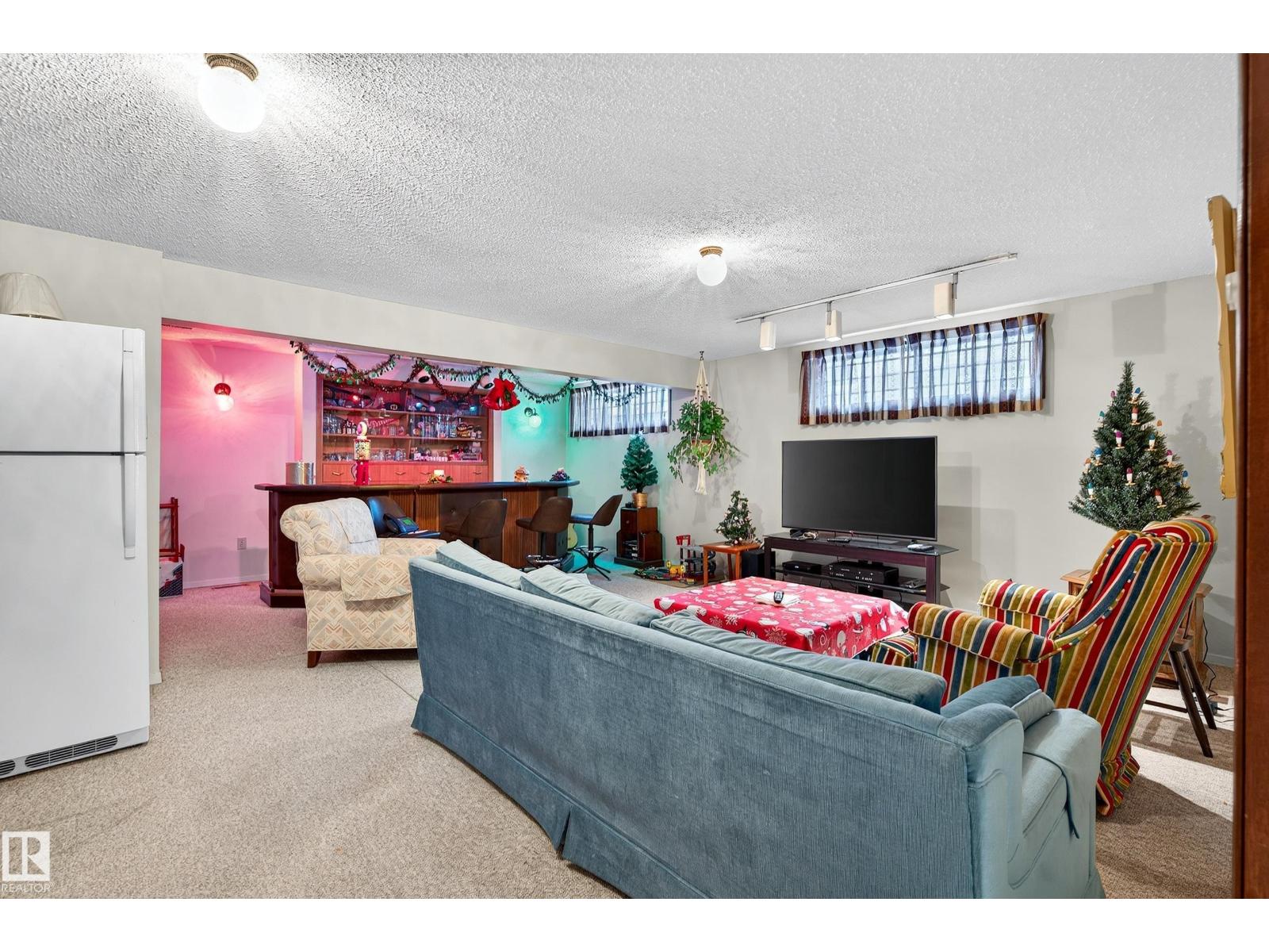 5607 97 AV NW, Edmonton