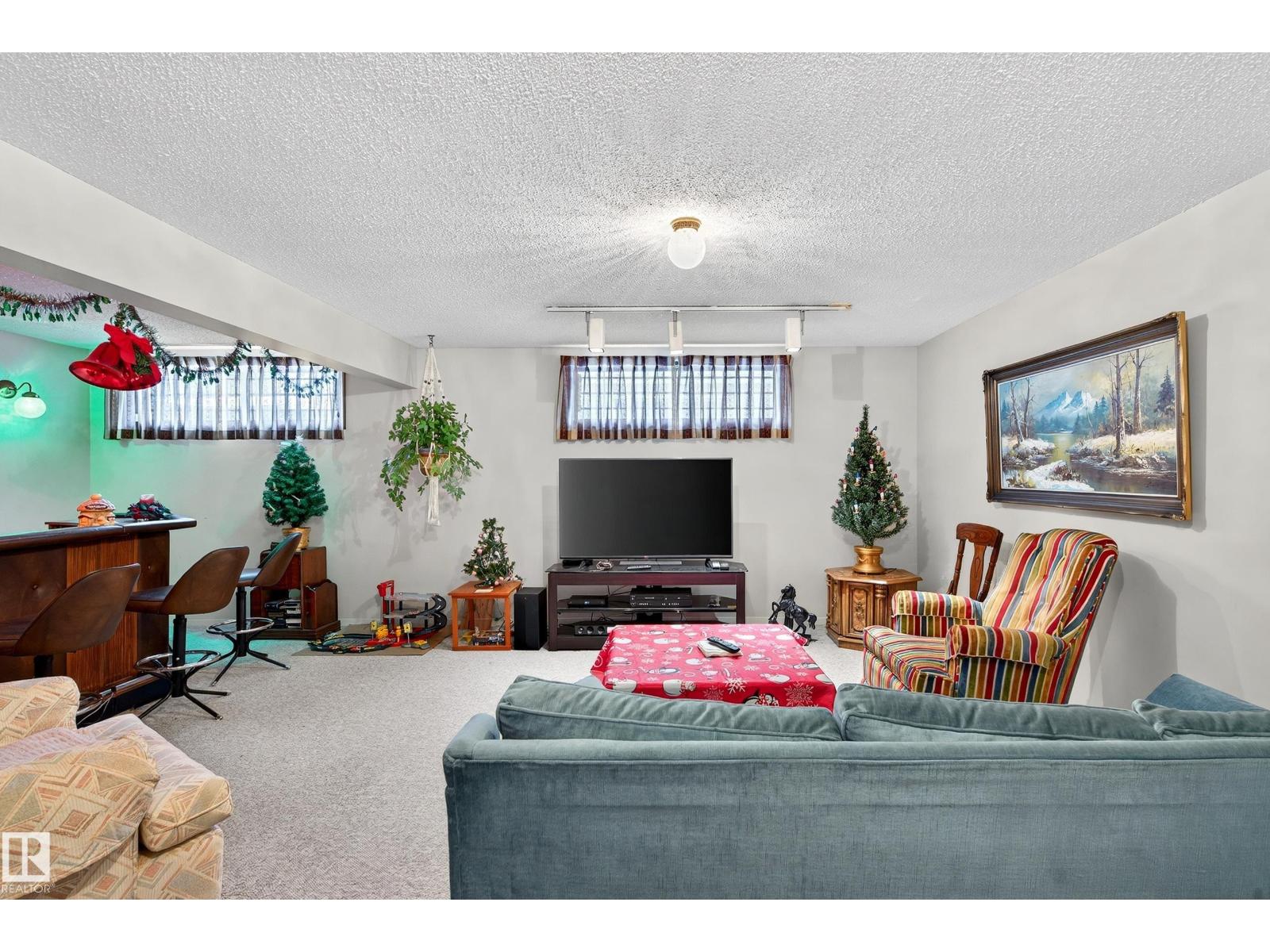 5607 97 AV NW, Edmonton