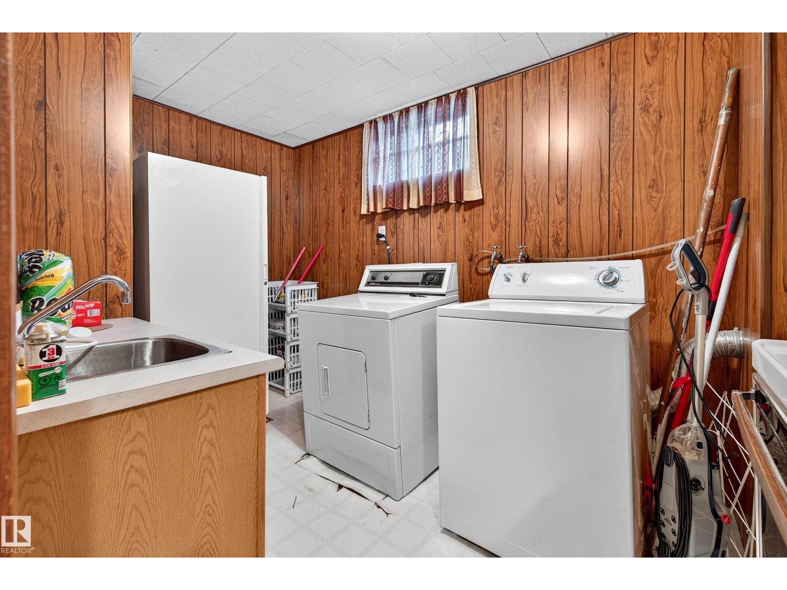 5607 97 AV NW, Edmonton