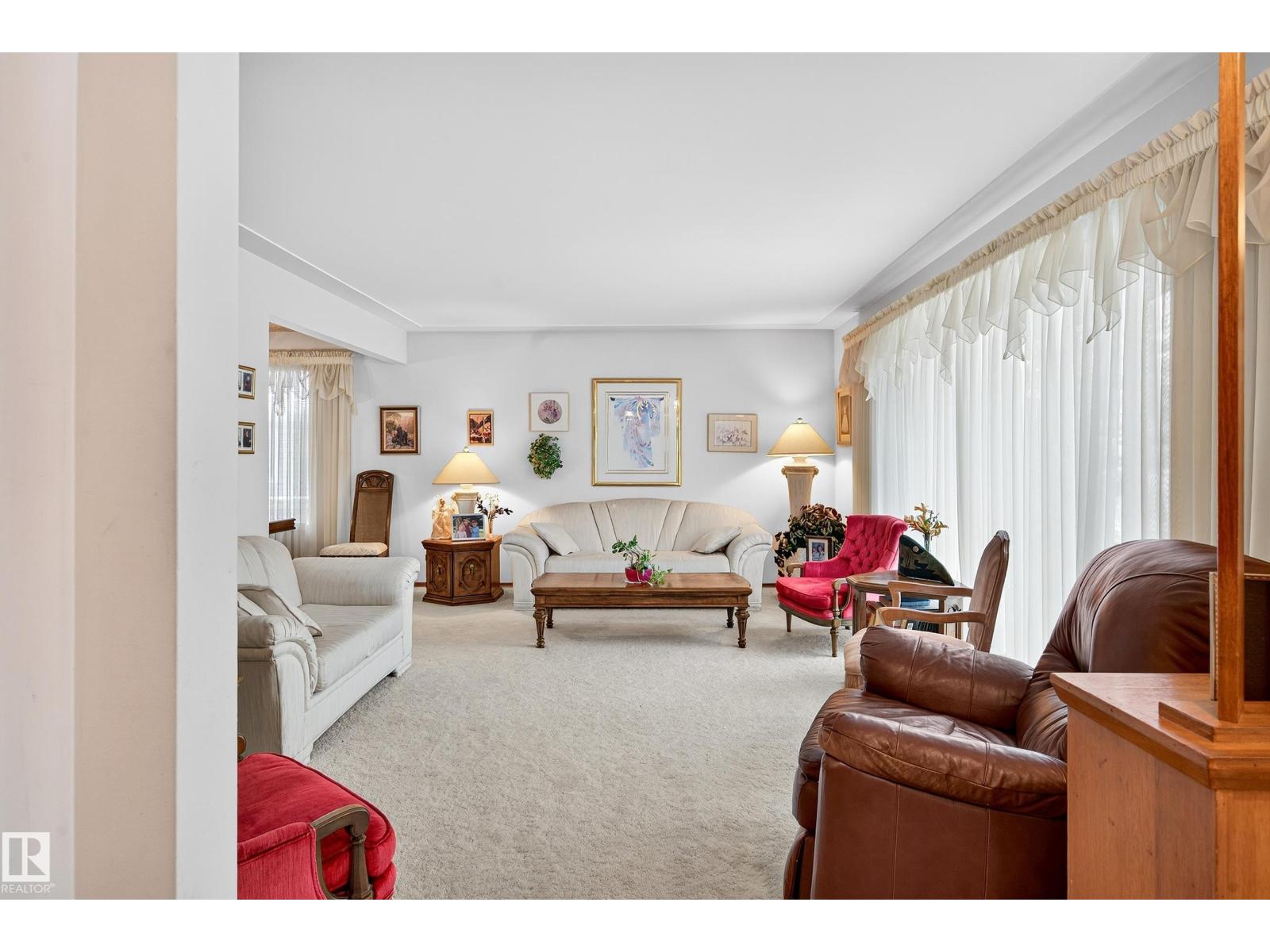 5607 97 AV NW, Edmonton