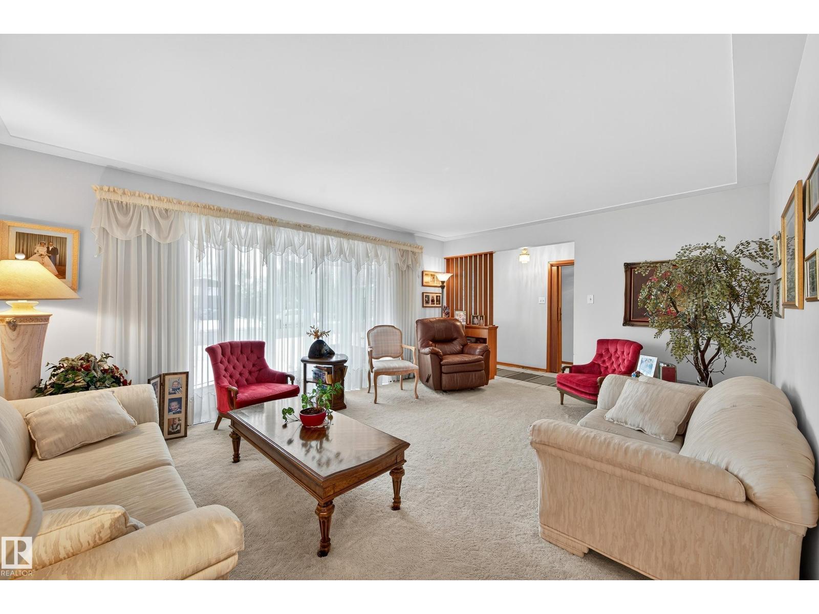 5607 97 AV NW, Edmonton