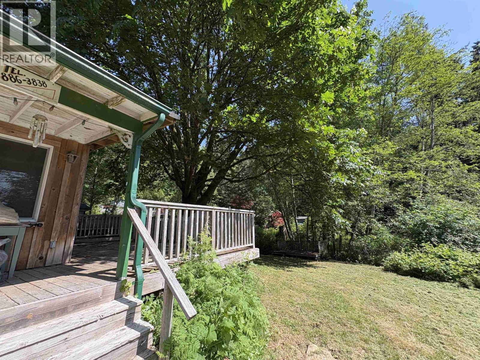 660 ANDY'S BAY ROAD, Gambier Island