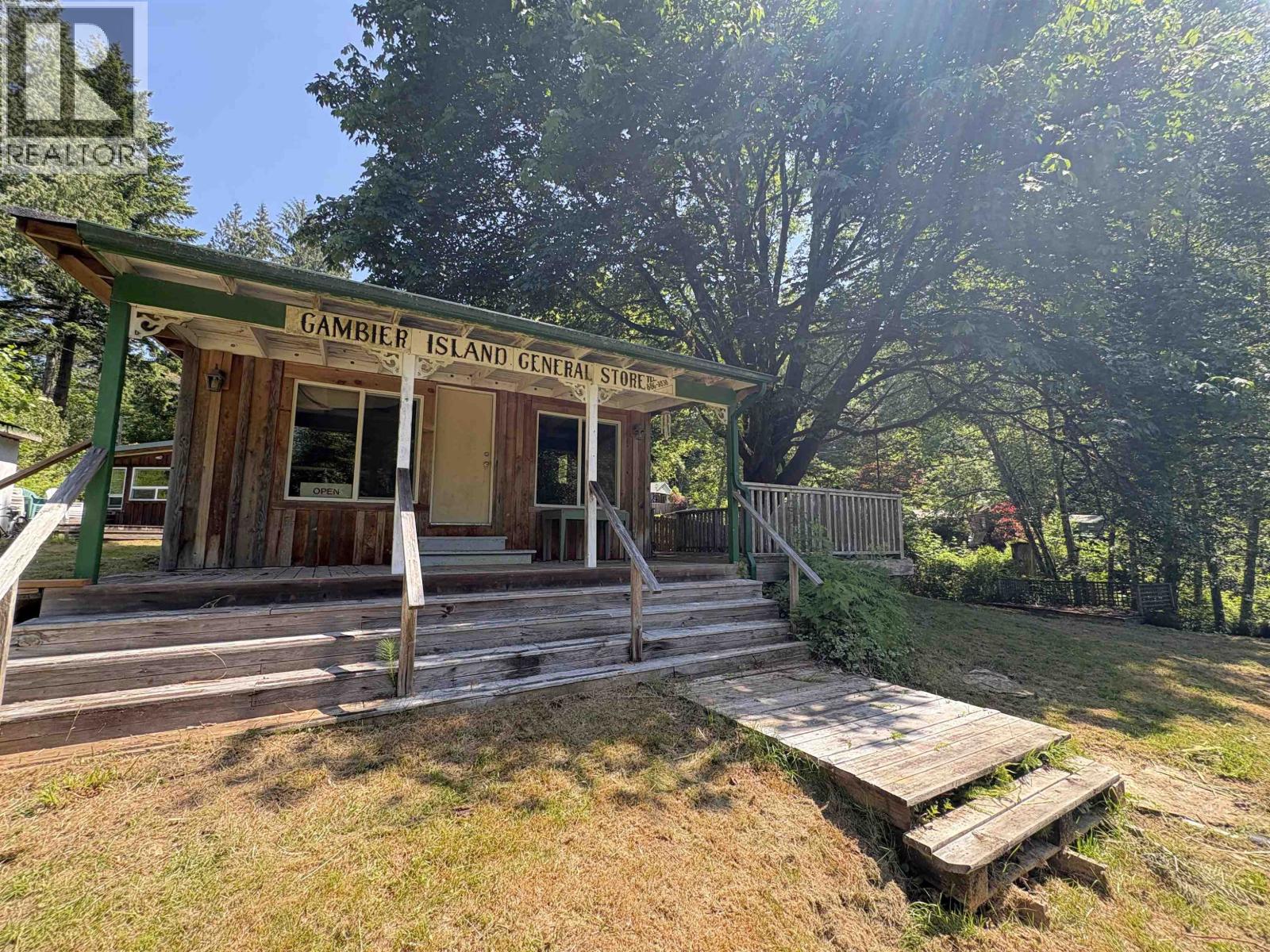 660 ANDY'S BAY ROAD, Gambier Island