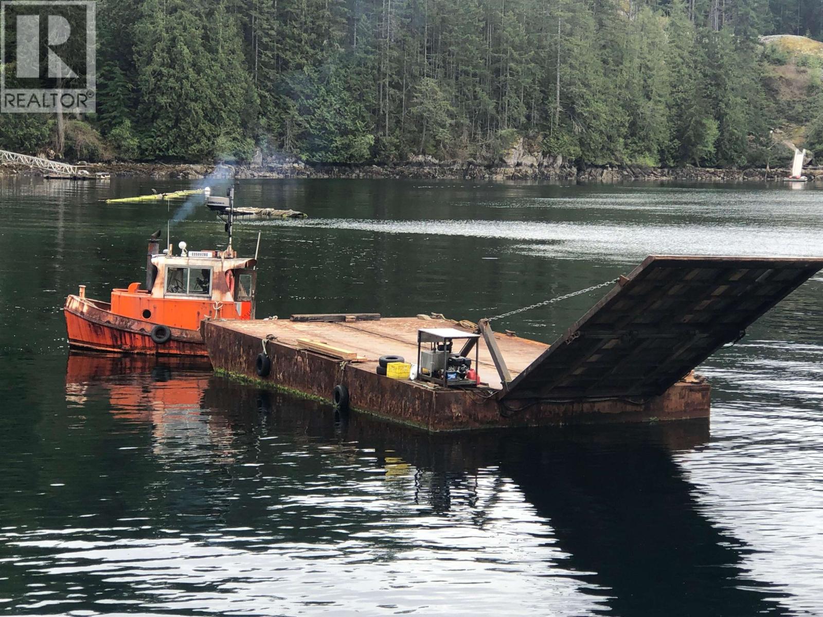 660 ANDY'S BAY ROAD, Gambier Island