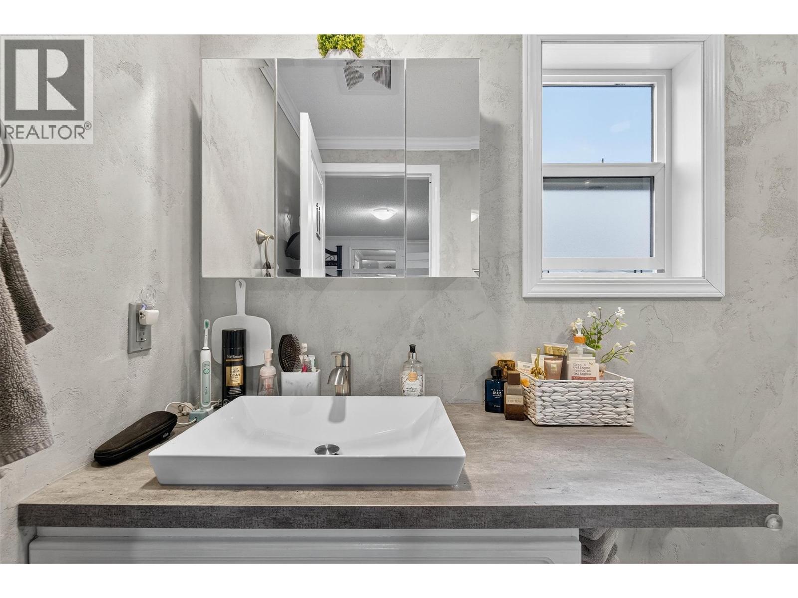 44 12560 Westside Road, Vernon