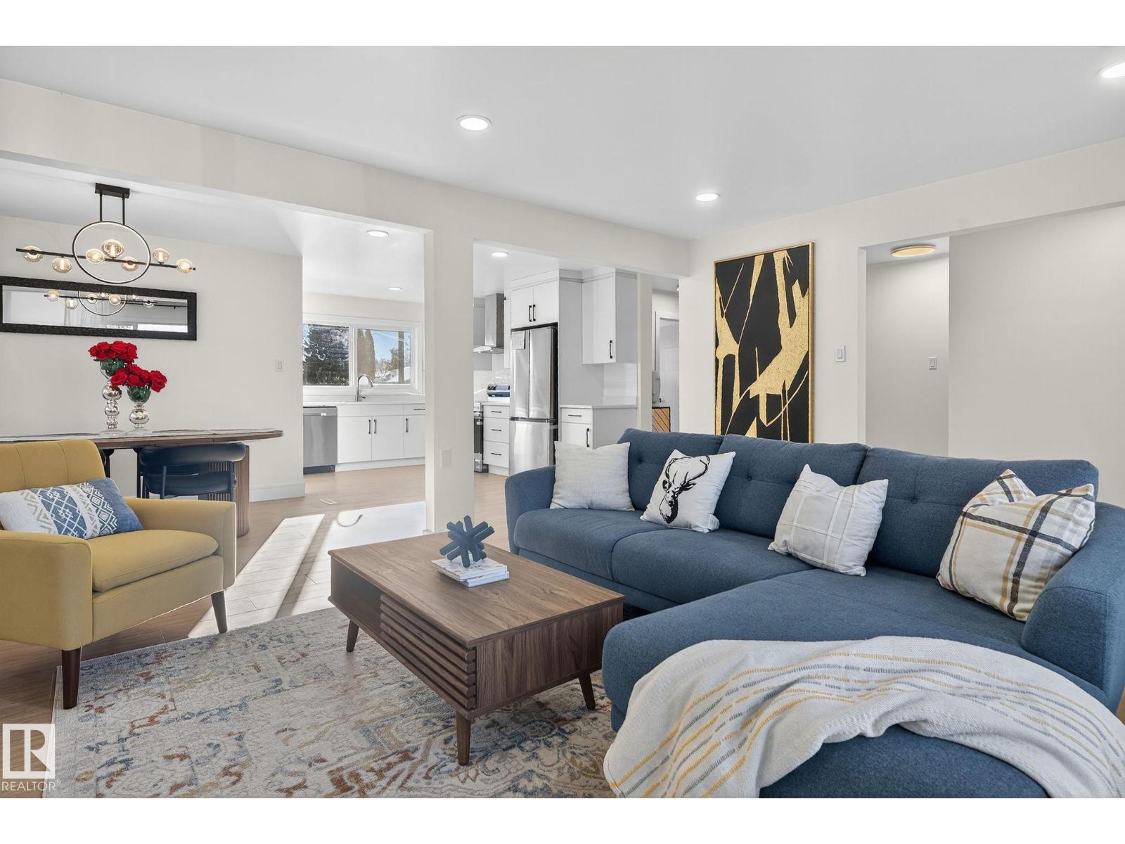 11155 37 AV NW, Edmonton