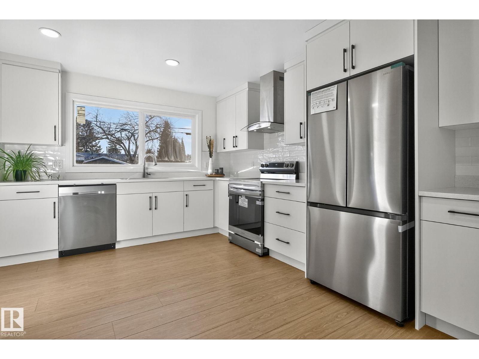 11155 37 AV NW, Edmonton