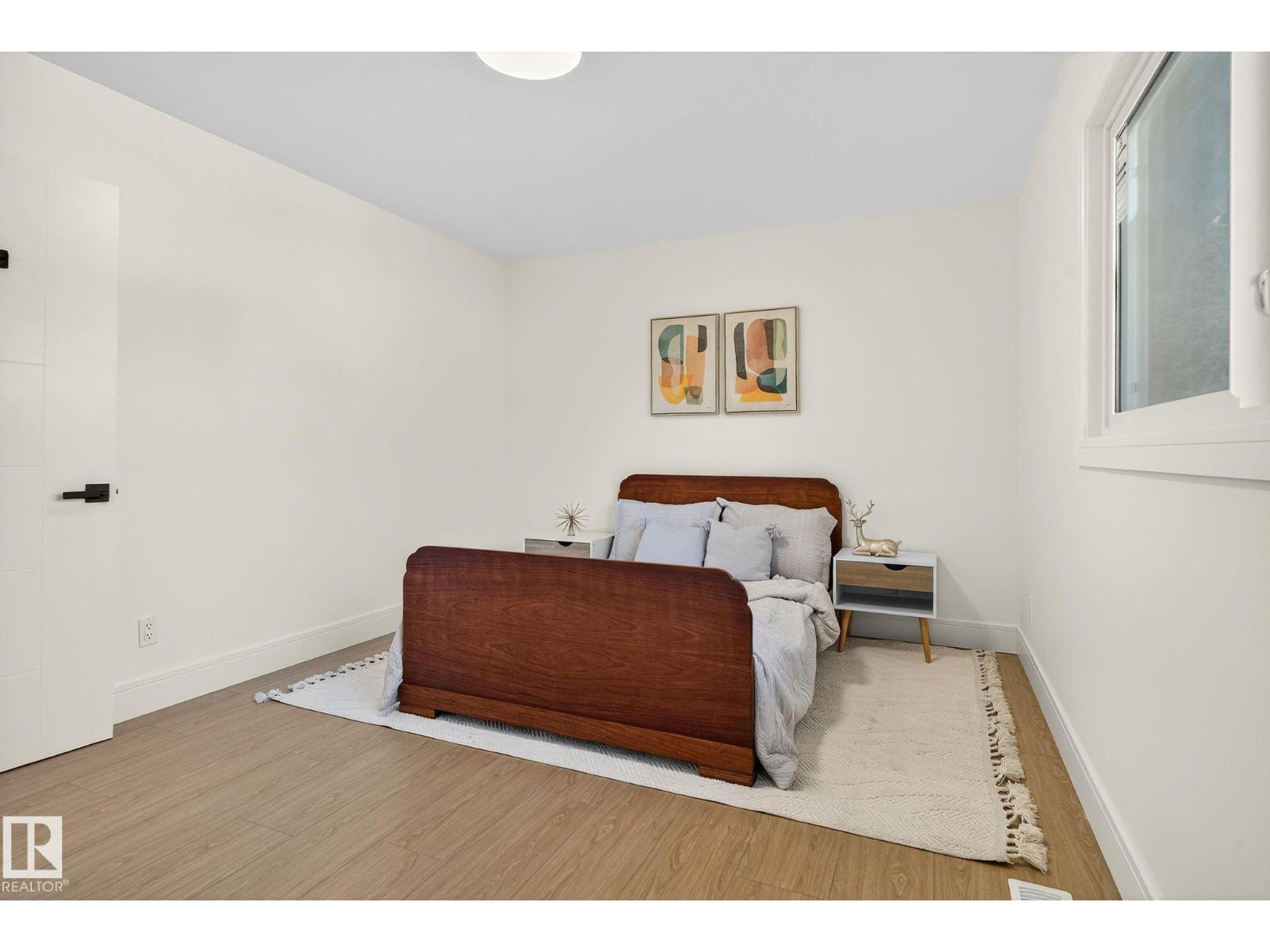 11155 37 AV NW, Edmonton