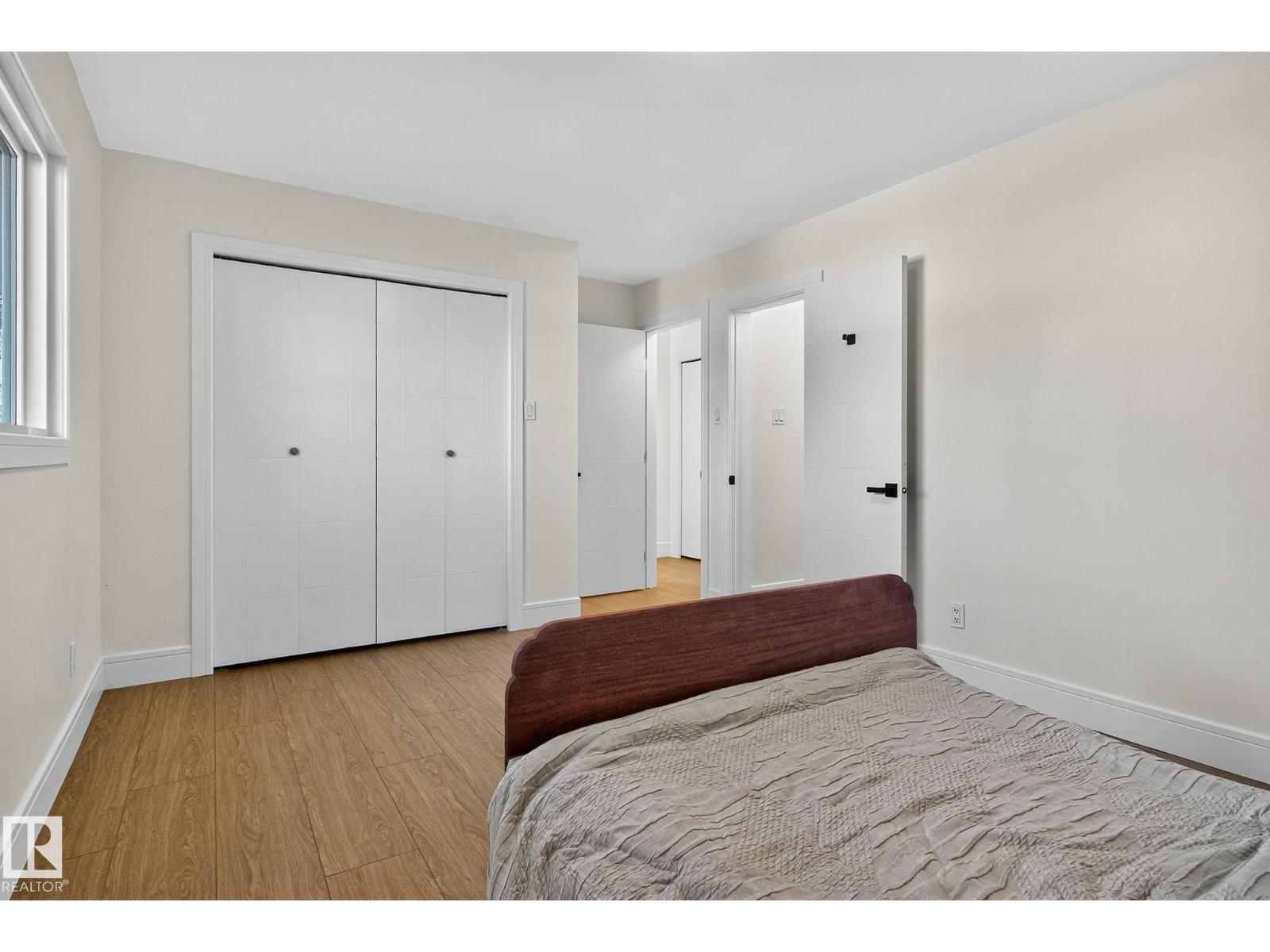 11155 37 AV NW, Edmonton