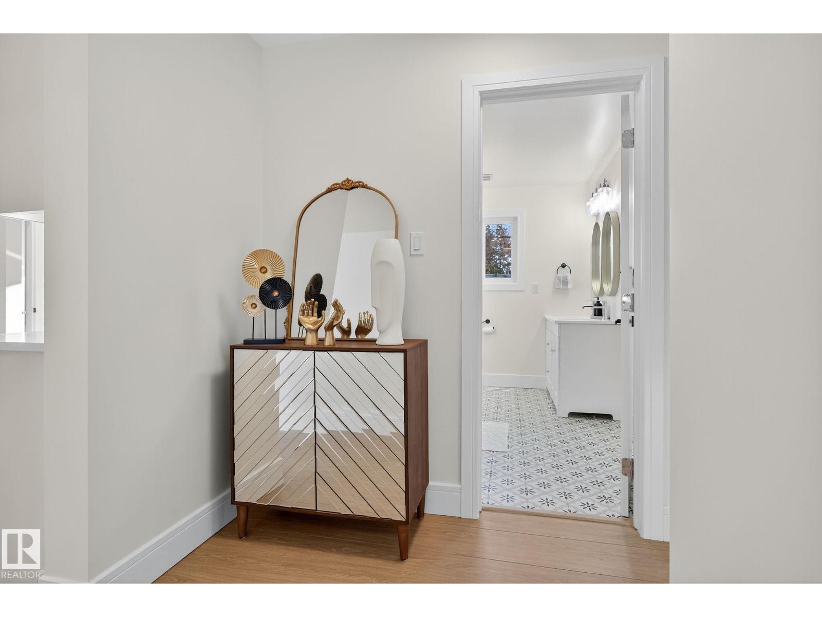 11155 37 AV NW, Edmonton