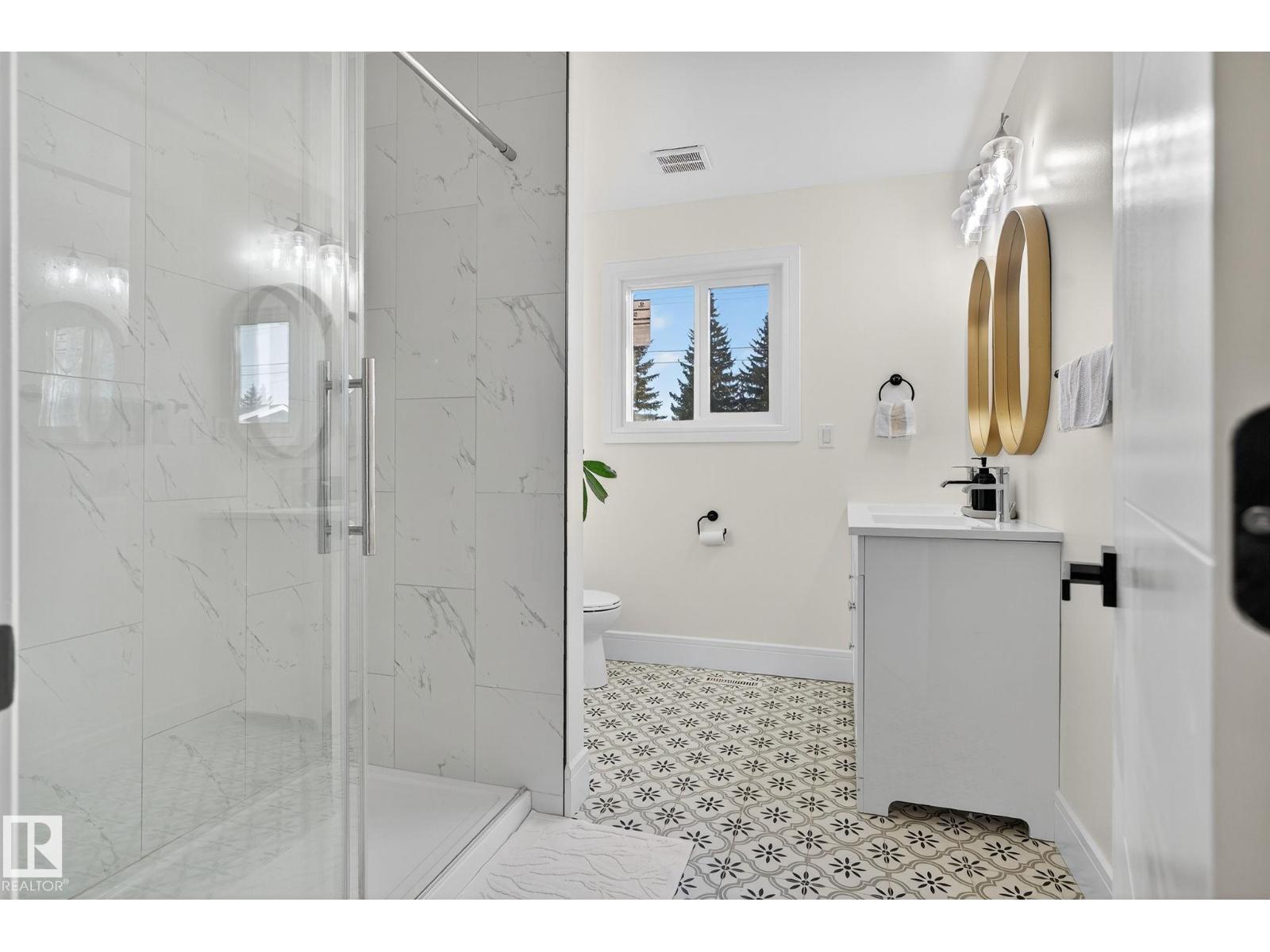 11155 37 AV NW, Edmonton