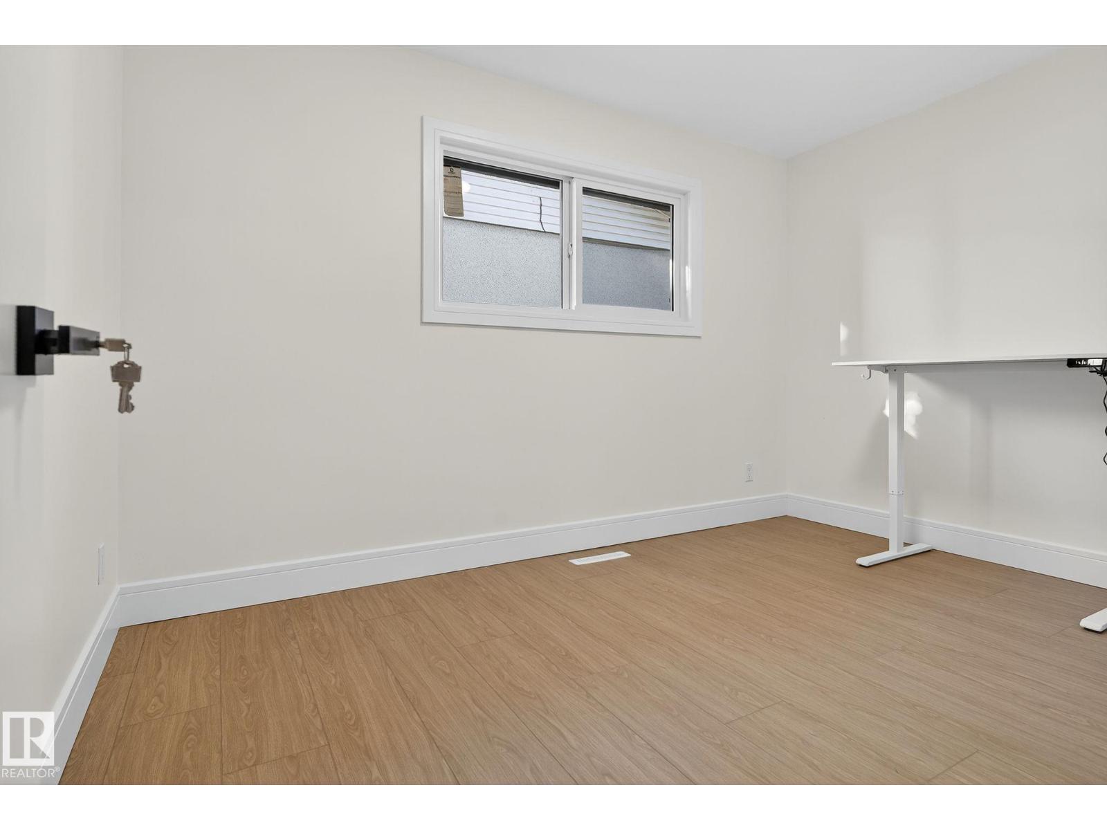 11155 37 AV NW, Edmonton