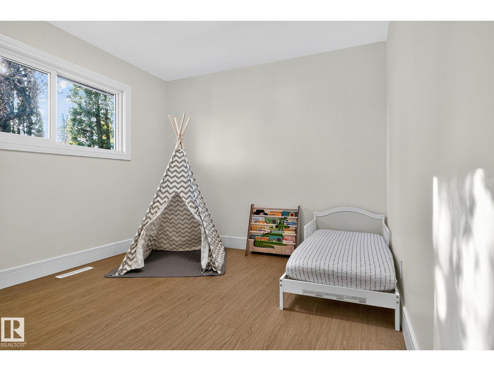 11155 37 AV NW, Edmonton