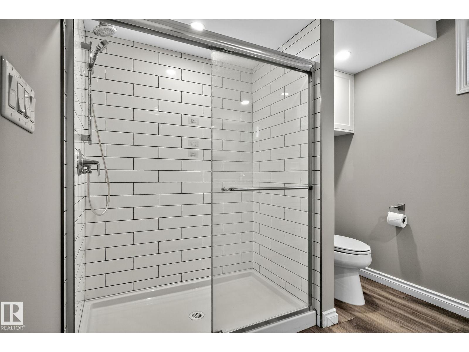 11155 37 AV NW, Edmonton