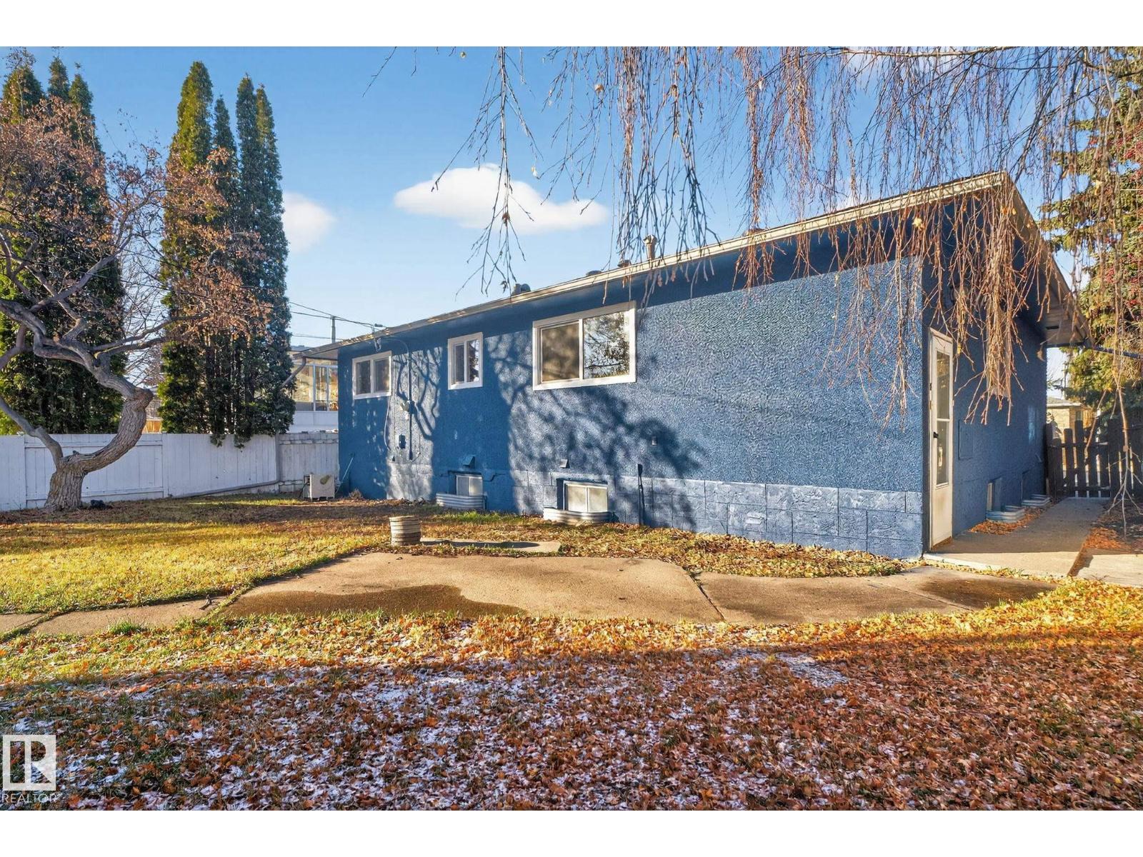 11155 37 AV NW, Edmonton