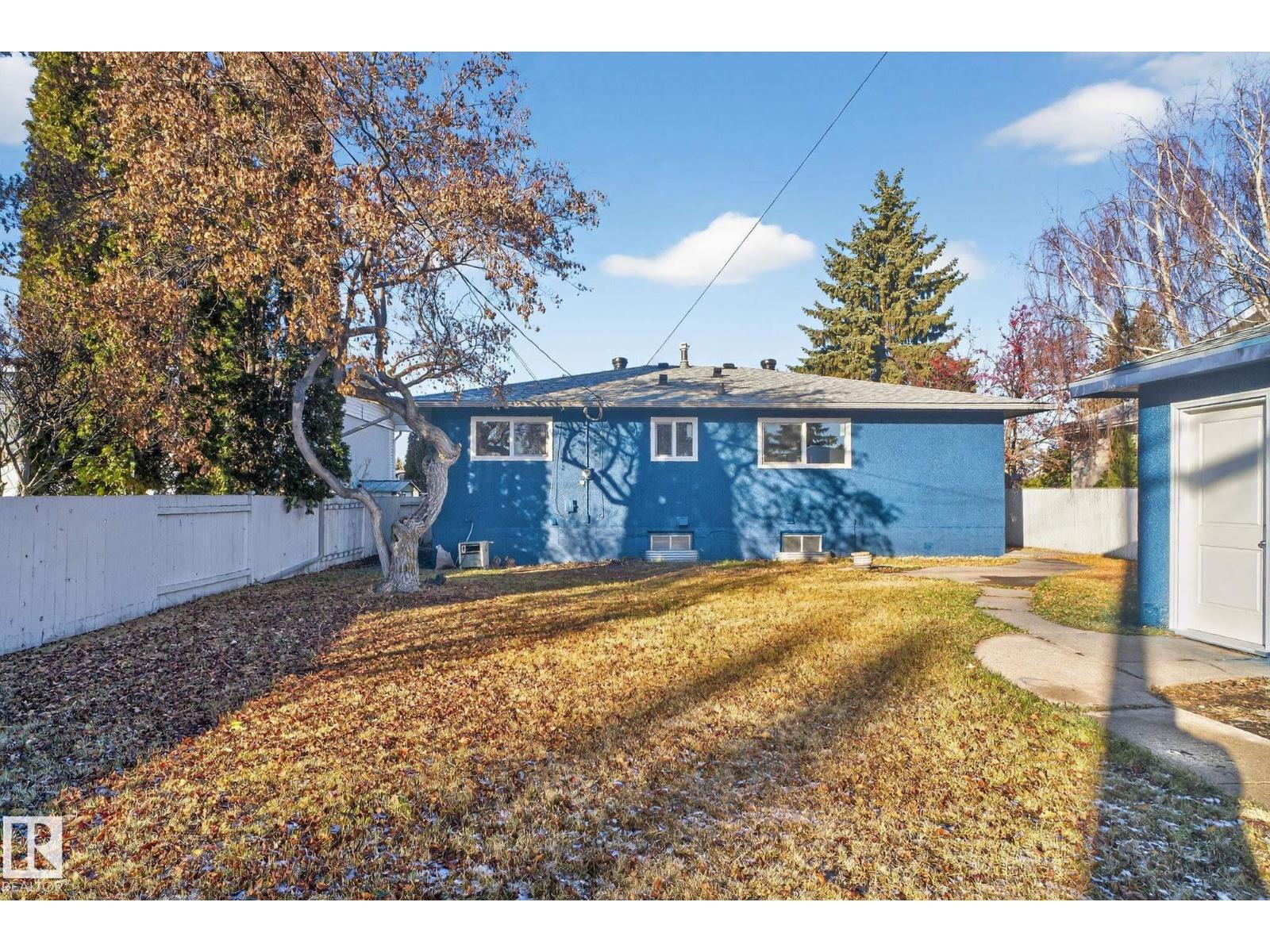 11155 37 AV NW, Edmonton