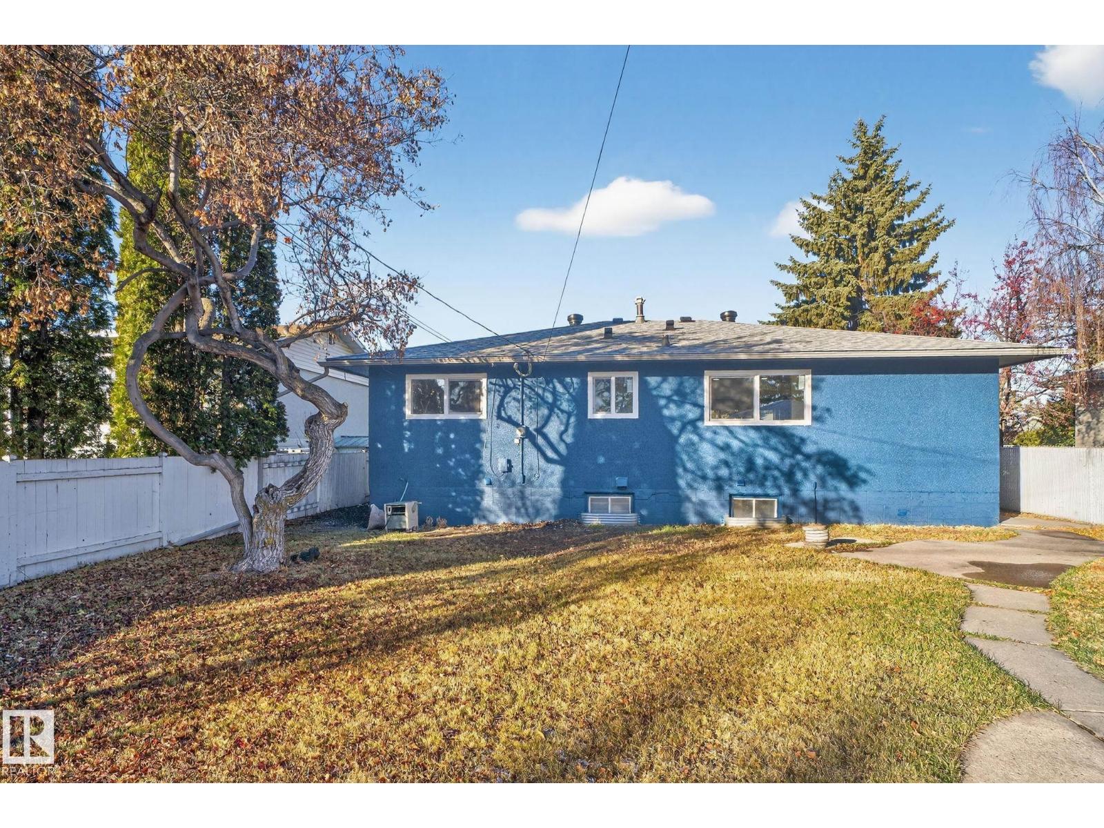 11155 37 AV NW, Edmonton