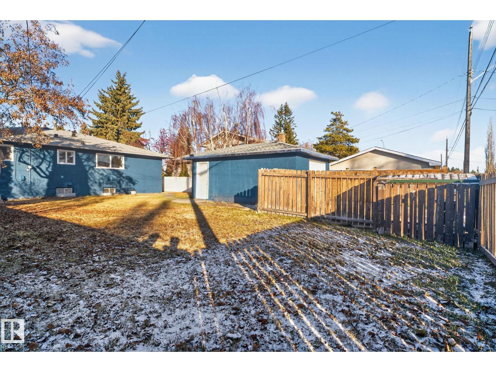 11155 37 AV NW, Edmonton