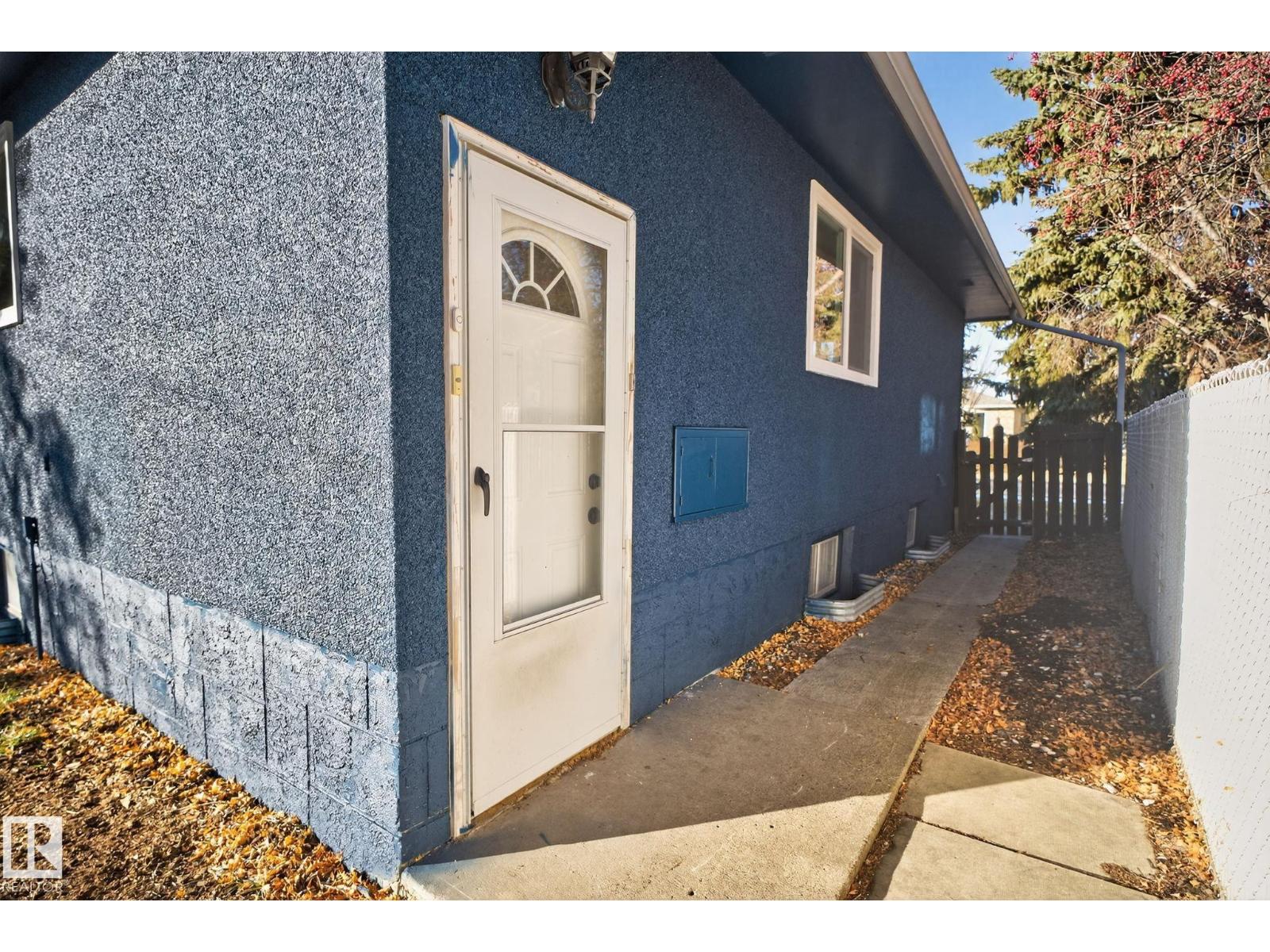 11155 37 AV NW, Edmonton