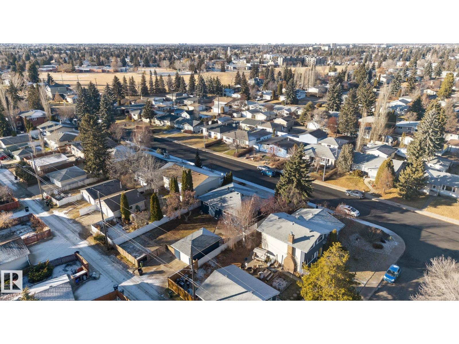 11155 37 AV NW, Edmonton
