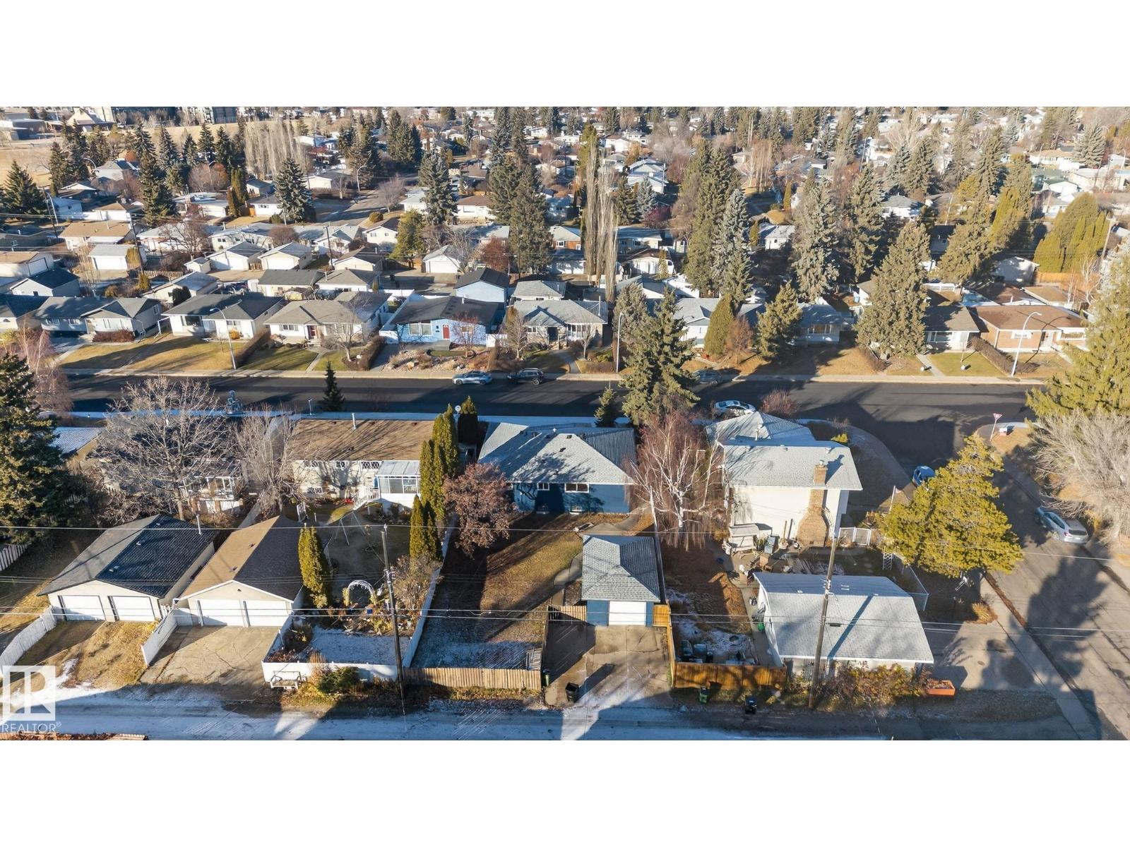 11155 37 AV NW, Edmonton