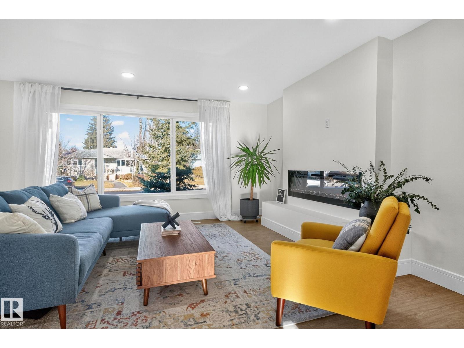 11155 37 AV NW, Edmonton