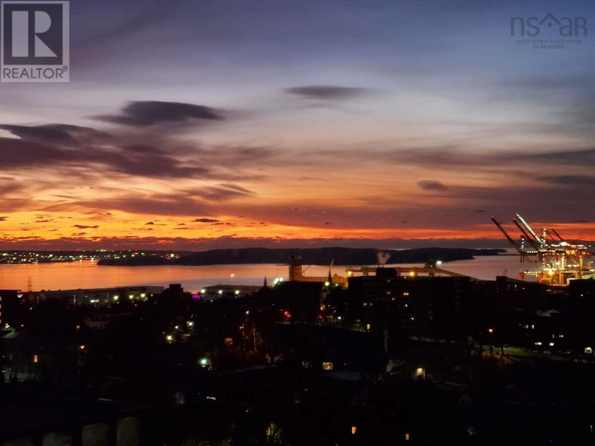 Property 29 of 47 of 1207 1445 South Park Street