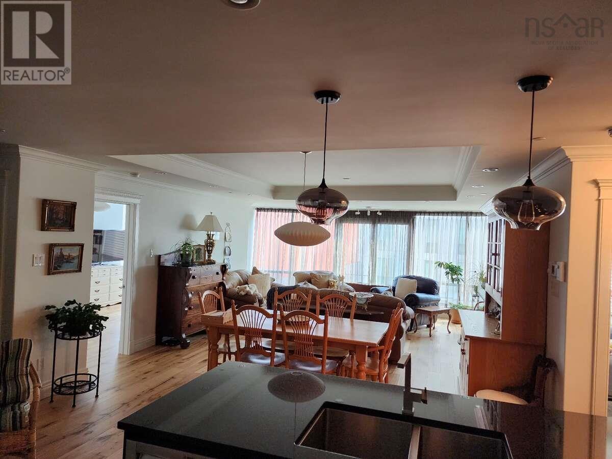 Property 7 of 47 of 1207 1445 South Park Street