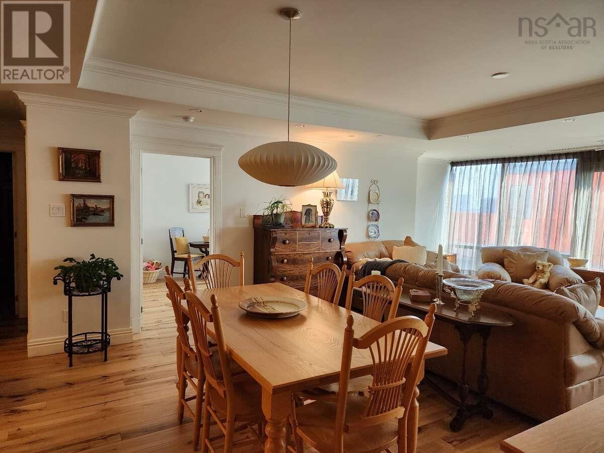 Property 8 of 47 of 1207 1445 South Park Street